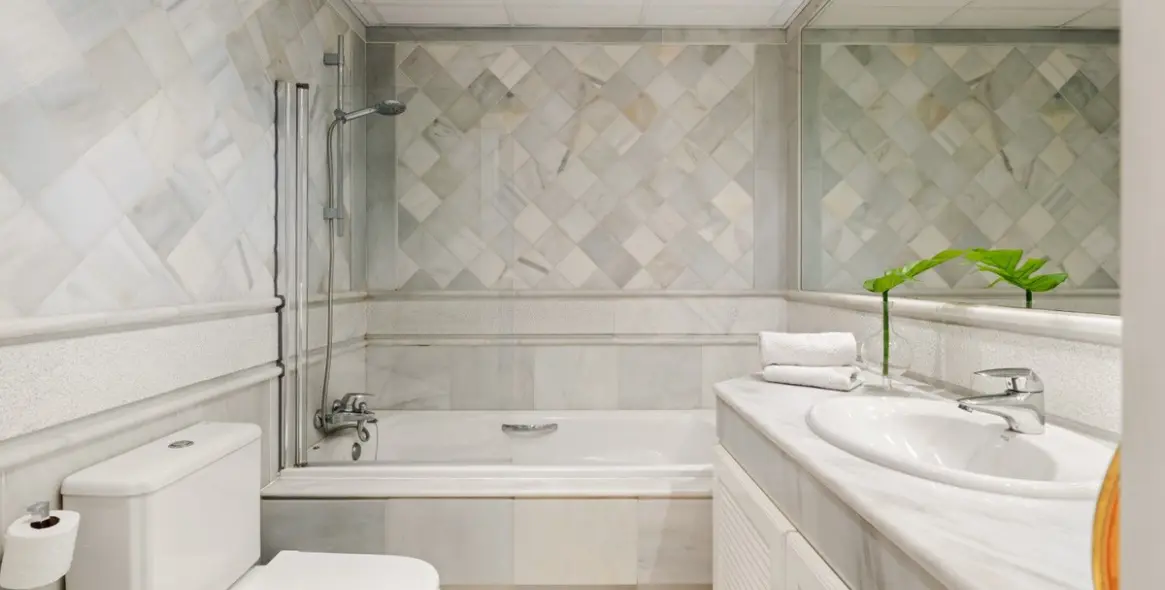 Продажа апартаментов на среднем этаже в Marbella 25