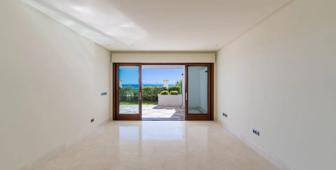 Sale of ground floor apartment in Estepona 21