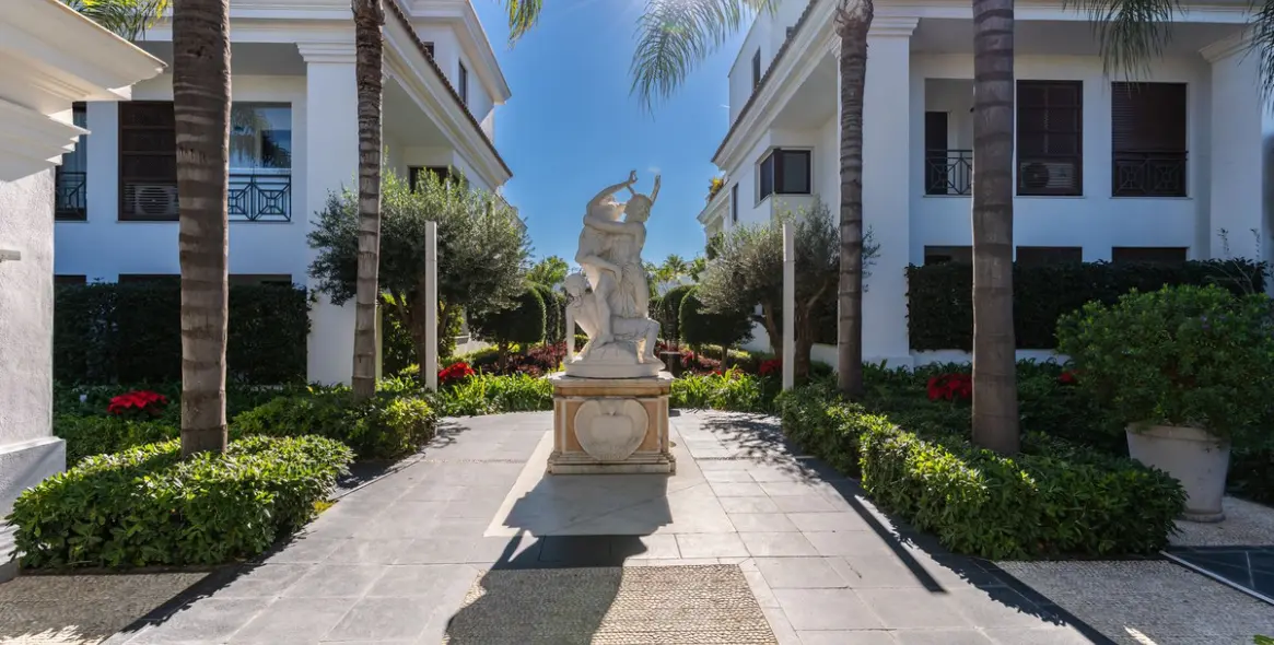 Sale of ground floor apartment in Estepona 22