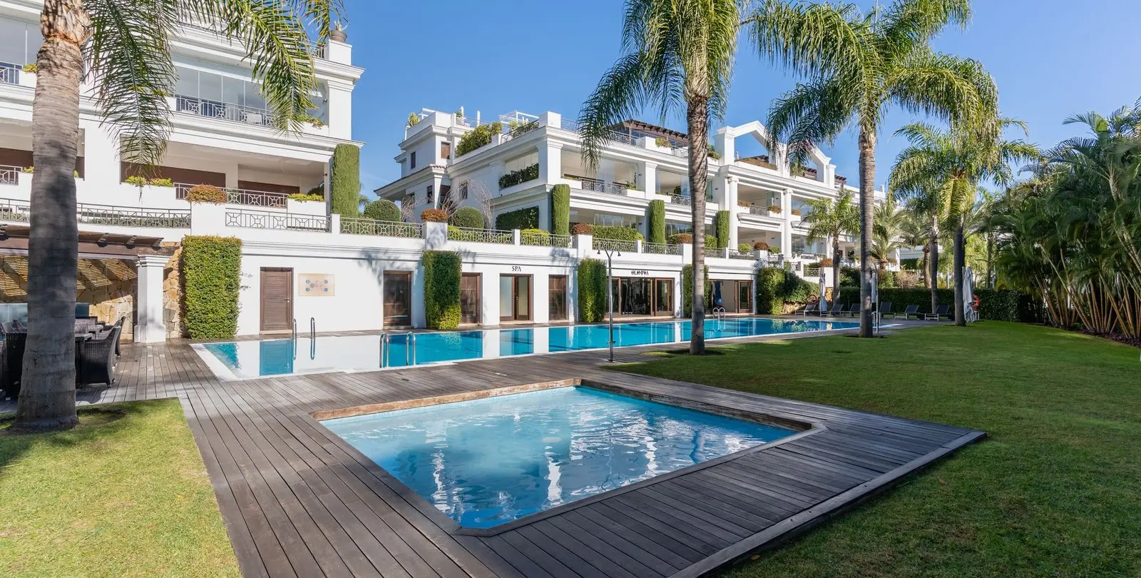 Sale of ground floor apartment in Estepona 20