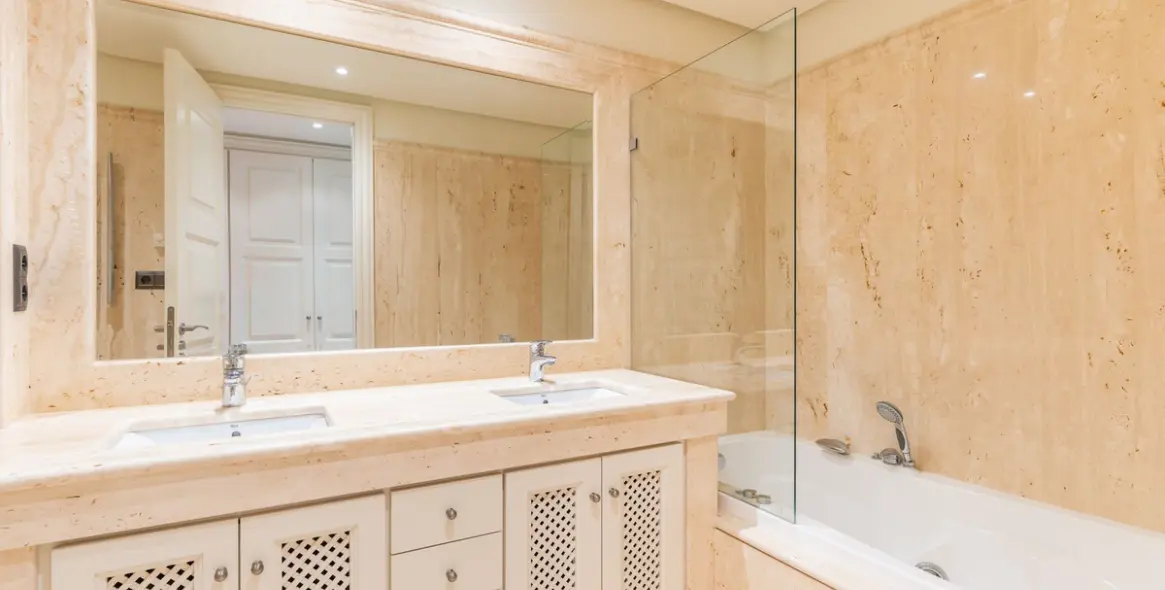 Продажа апартаментов на первом этаже в Estepona 7