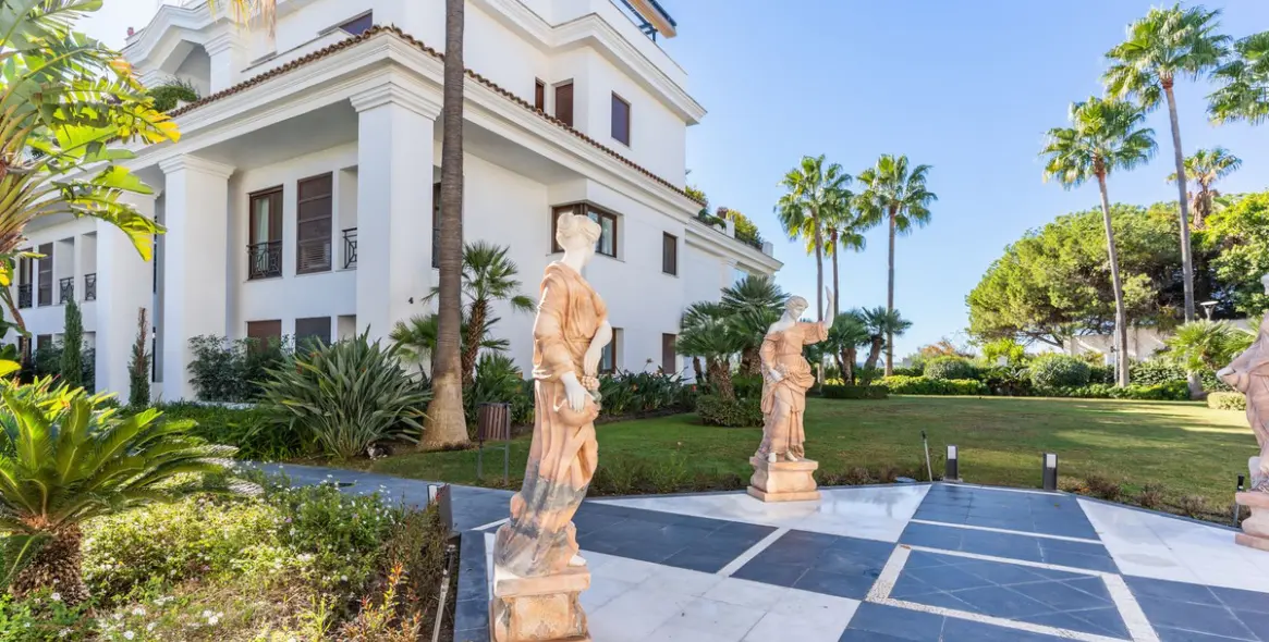 Продажа апартаментов на первом этаже в Estepona 17