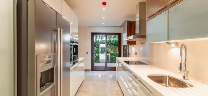 Venta de apartamento en planta baja en Estepona 1