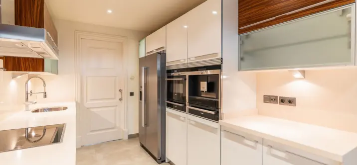 Venta de apartamento en planta baja en Estepona 2