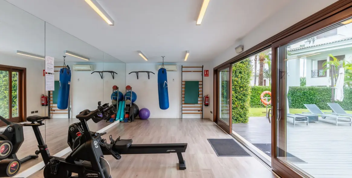 Sale of ground floor apartment in Estepona 12