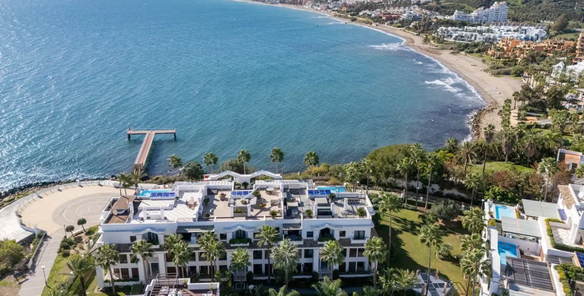 Venta de apartamento en planta baja en Estepona 25