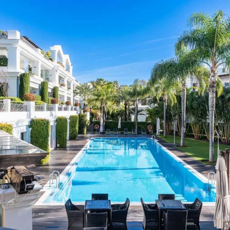 Sale of ground floor apartment in Estepona