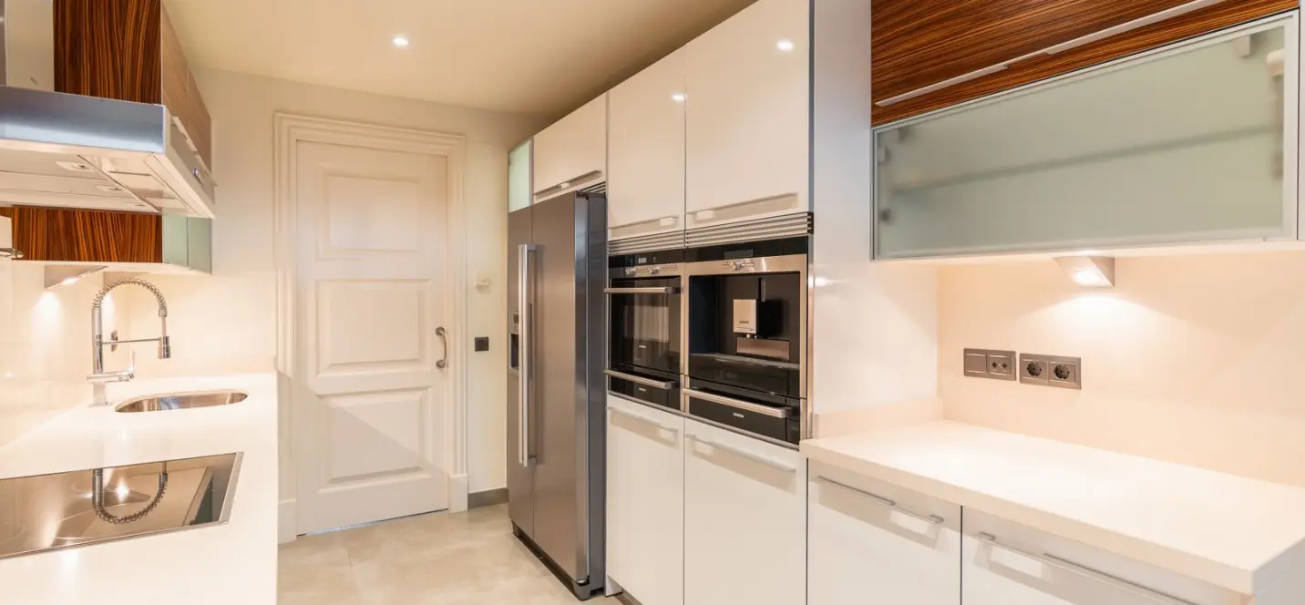 Sale of ground floor apartment in Estepona 2