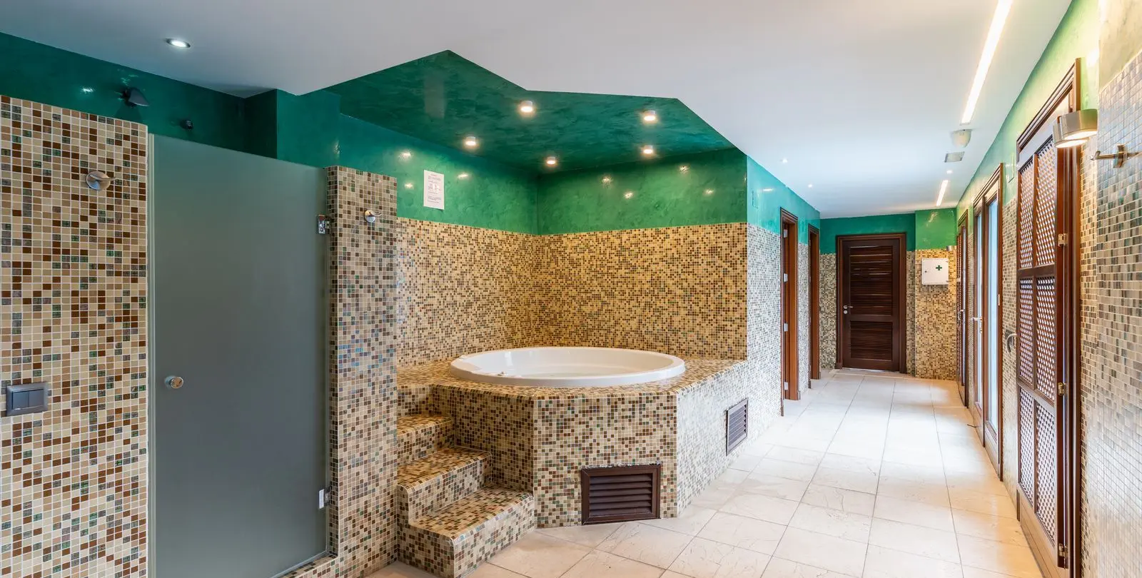 Sale of ground floor apartment in Estepona 14