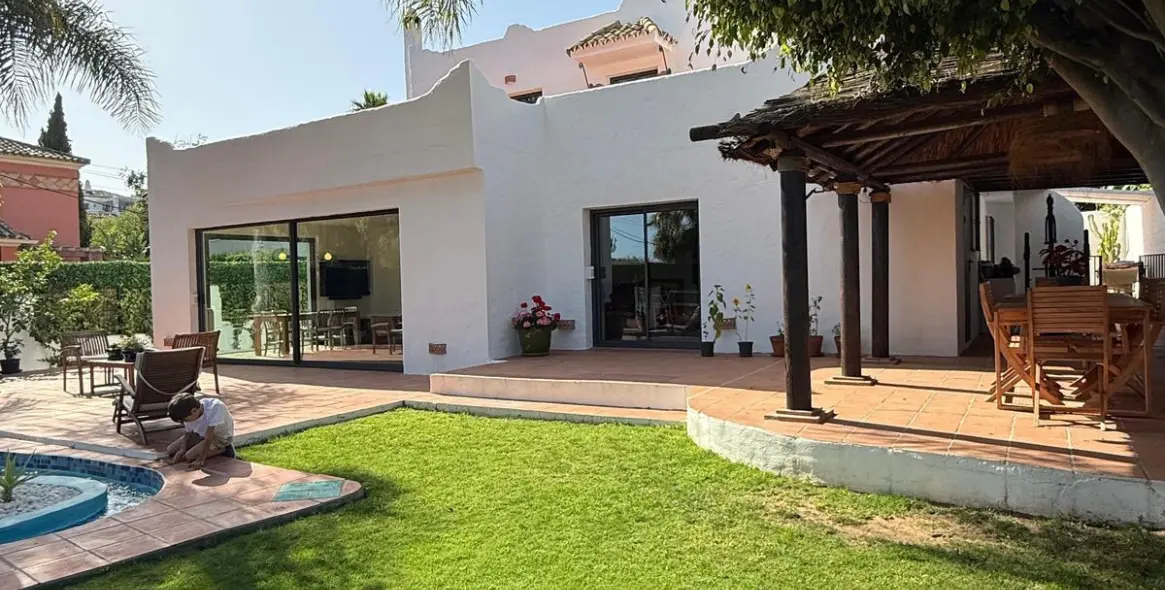 Venta de villa independiente en Nagüeles 1