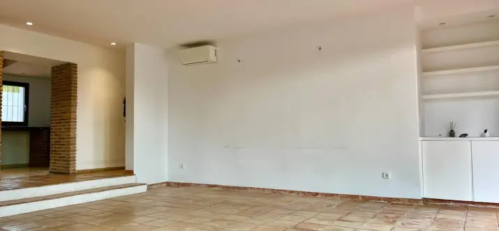 Sale of detached villa in Nagüeles 1