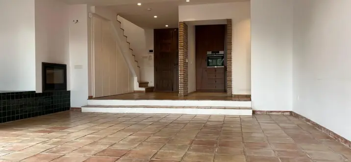 Sale of detached villa in Nagüeles 2