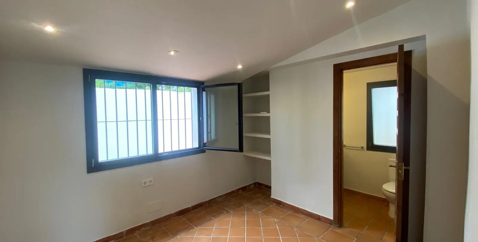 Venta de villa independiente en Nagüeles 12