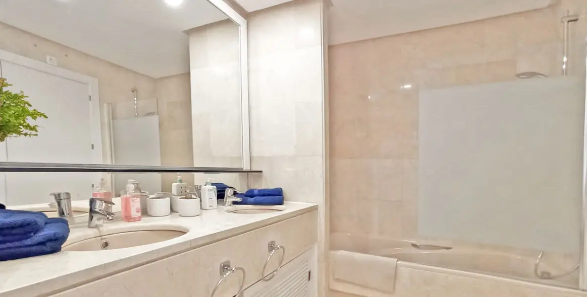 Long-term rent of penthouse in Marbella 48
