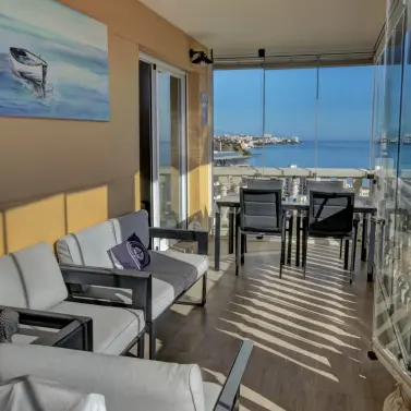 Продажа апартаментов на среднем этаже в Carvajal