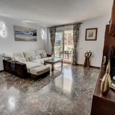 Продажа апартаментов на среднем этаже в Carvajal