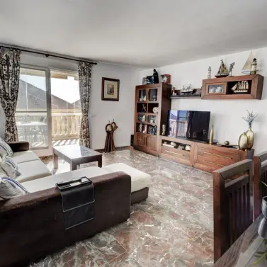 Продажа апартаментов на среднем этаже в Carvajal