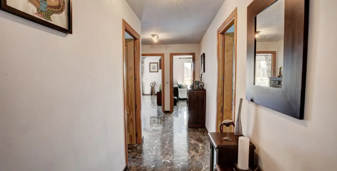 Продажа апартаментов на среднем этаже в Carvajal 11