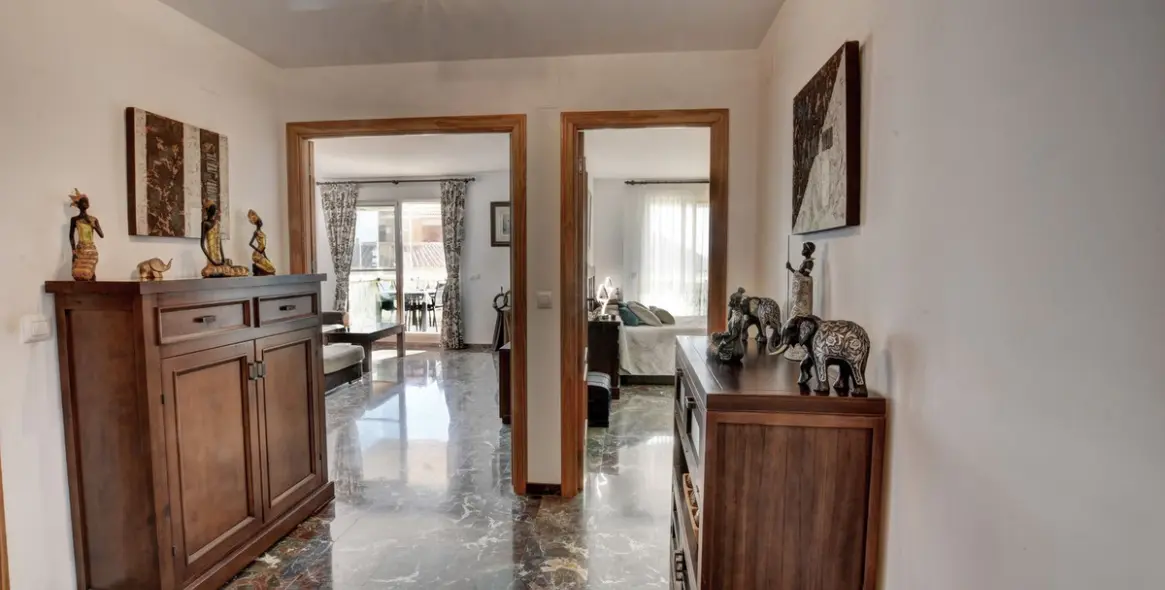 Продажа апартаментов на среднем этаже в Carvajal 12