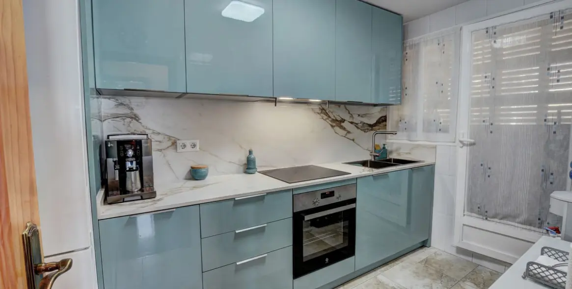 Продажа апартаментов на среднем этаже в Carvajal 13