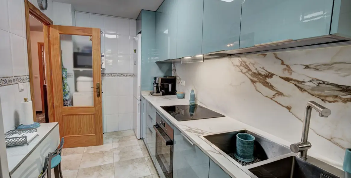 Продажа апартаментов на среднем этаже в Carvajal 14