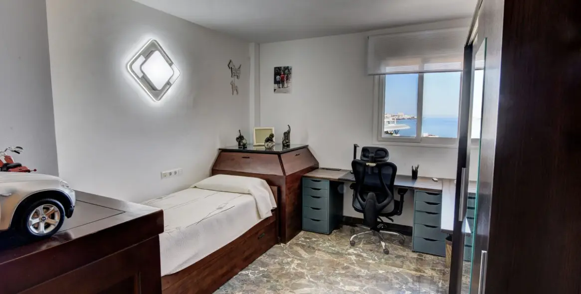 Продажа апартаментов на среднем этаже в Carvajal 19