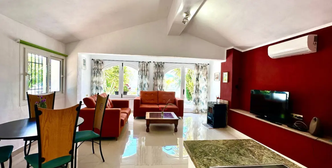 Sale of detached villa in La Viñuela 3