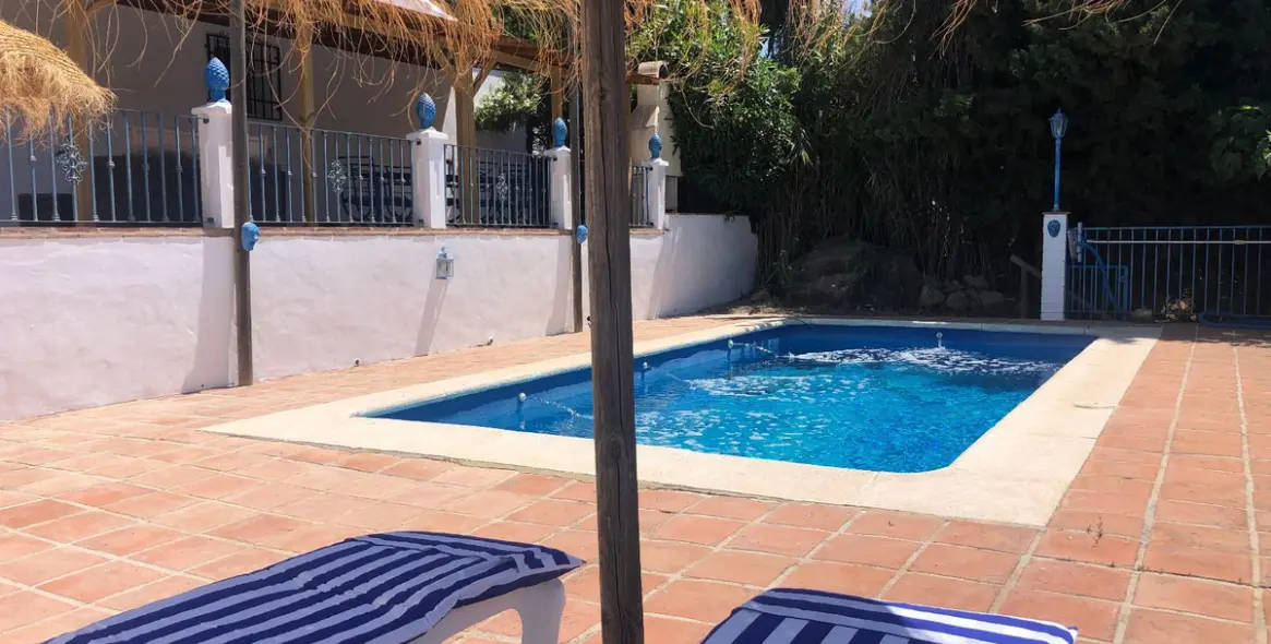 Sale of detached villa in La Viñuela 13