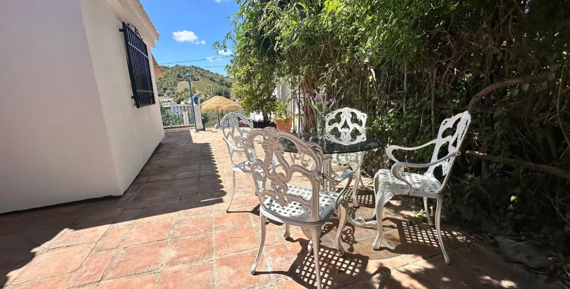 Sale of detached villa in La Viñuela 23