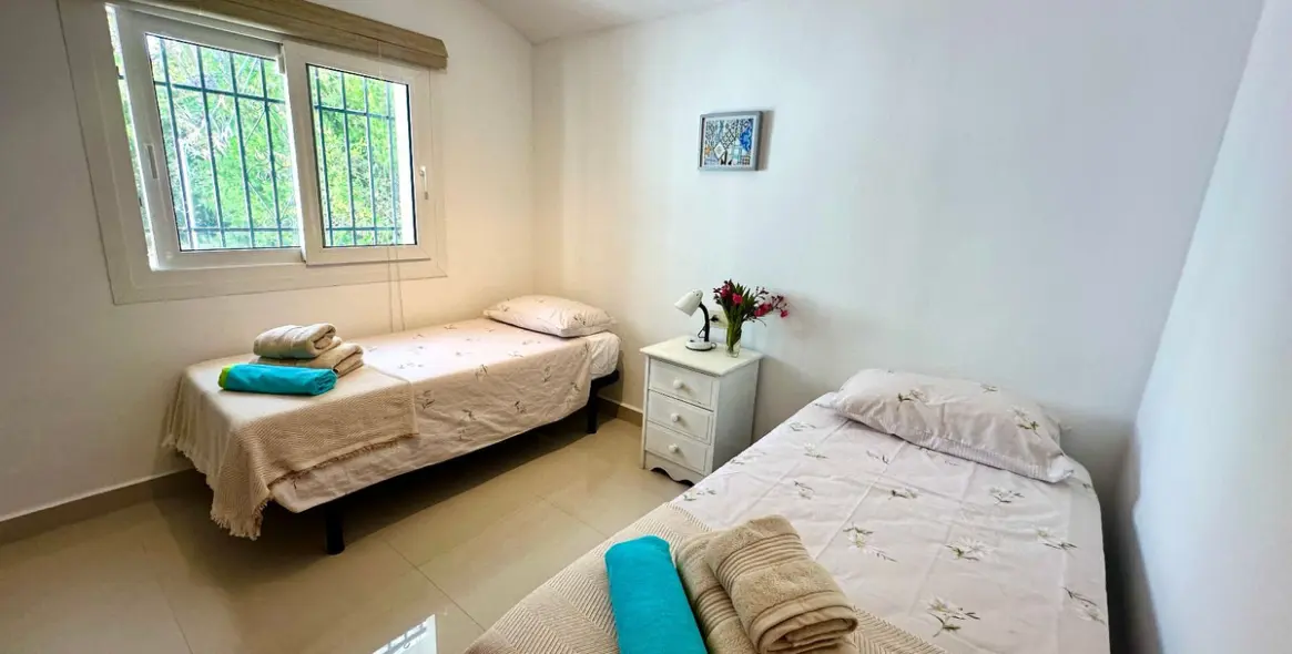 Sale of detached villa in La Viñuela 35