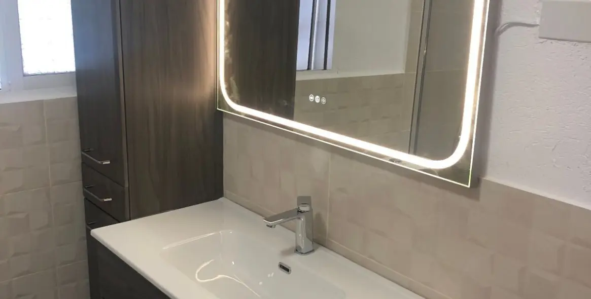 Sale of detached villa in La Viñuela 46