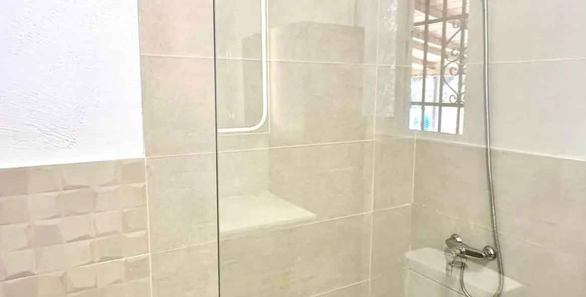 Sale of detached villa in La Viñuela 48