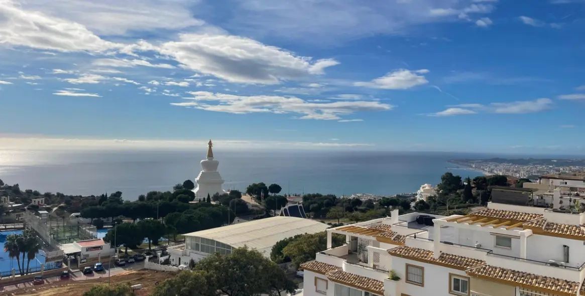 Продажа апартаментов на среднем этаже в Estupa Budista 1