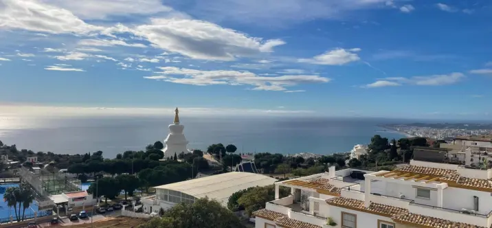 Продажа апартаментов на среднем этаже в Estupa Budista 0