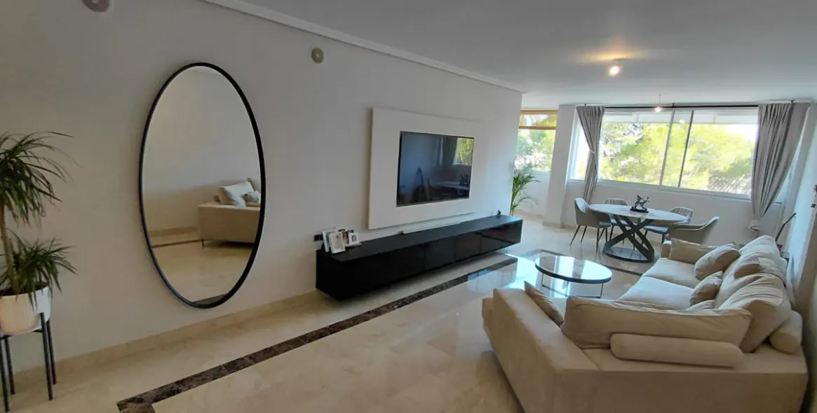 Продажа апартаментов на среднем этаже в Nagüeles 1