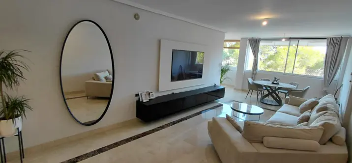 Sale of middle floor apartment in Nagüeles 0