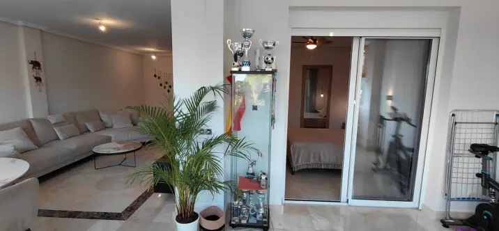 Sale of middle floor apartment in Nagüeles 2