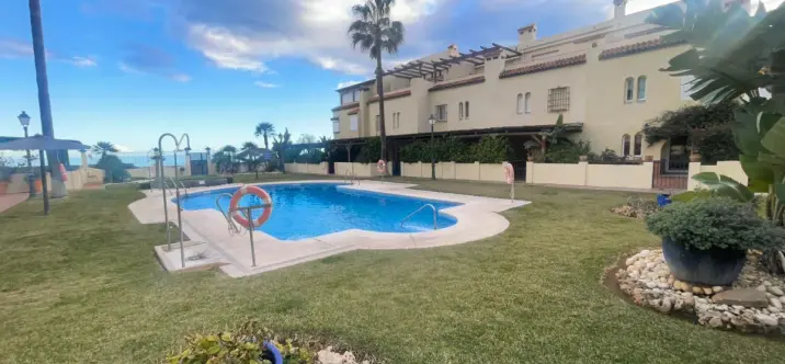 Продажа таунхауса в Casares 0