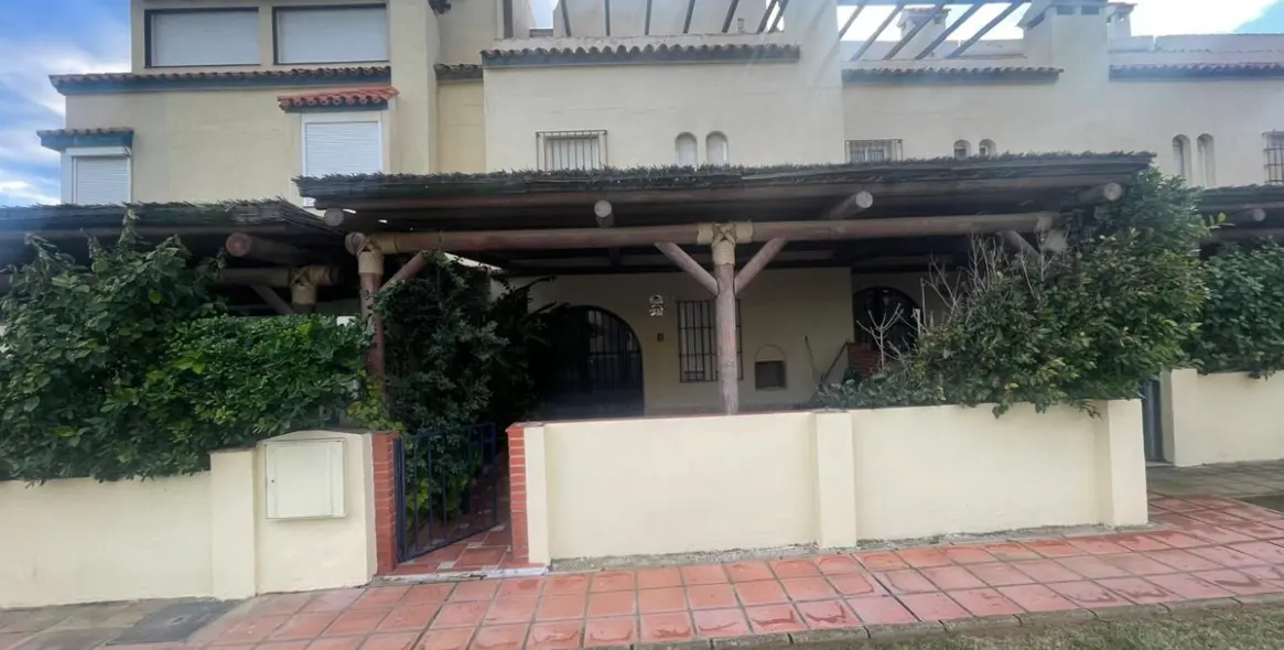 Продажа таунхауса в Casares 2