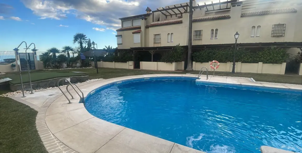 Продажа таунхауса в Casares 3