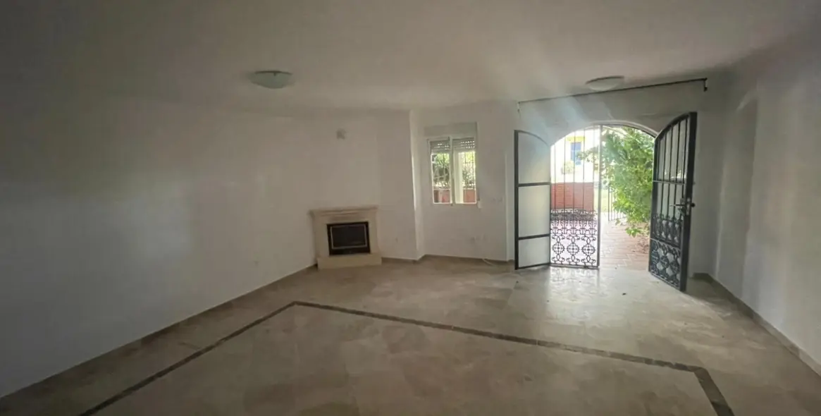 Продажа таунхауса в Casares 9