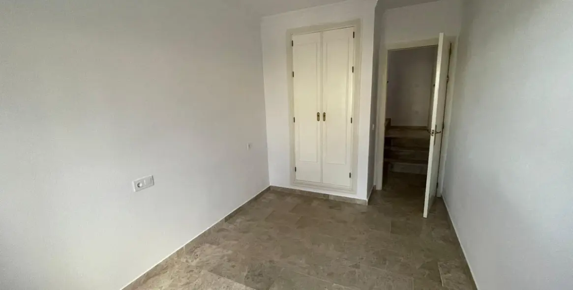 Продажа таунхауса в Casares 20