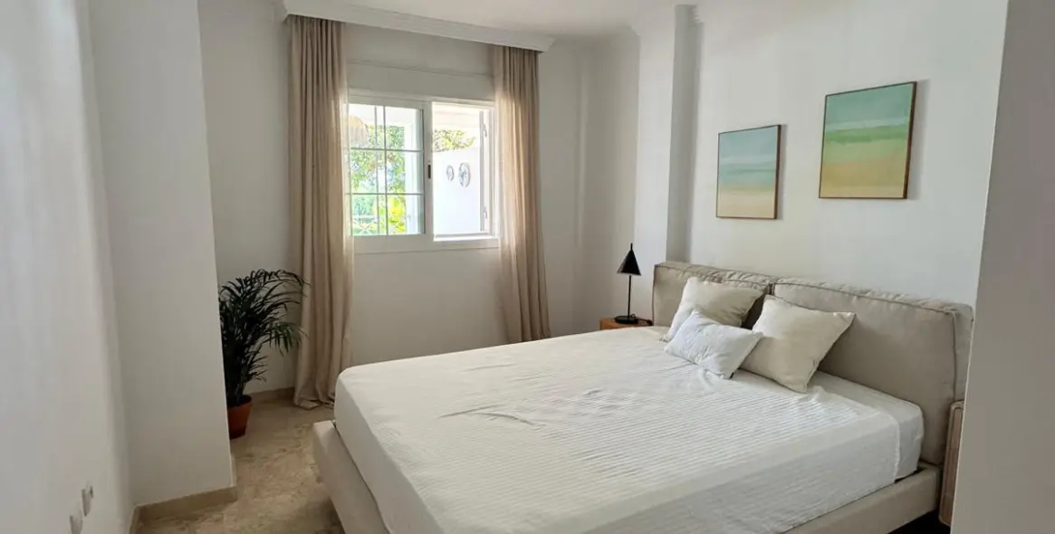 Sale of ground floor apartment in Marbella 11