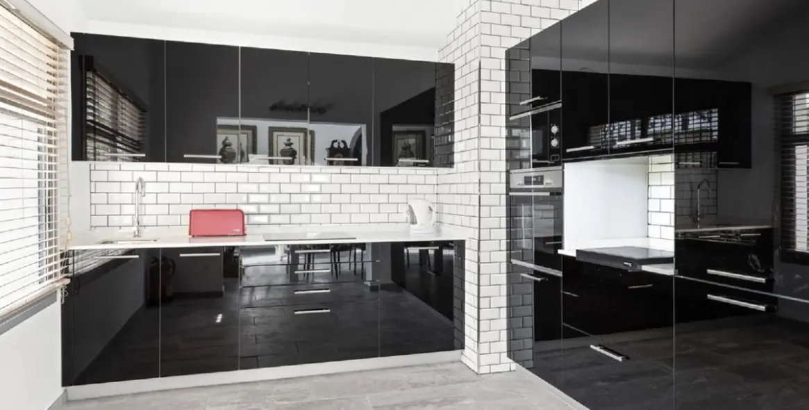 Продажа  отдельно стоящей виллы в Elviria 10