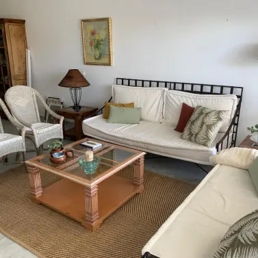 Продажа апартаментов на среднем этаже в San Pedro de Alcántara