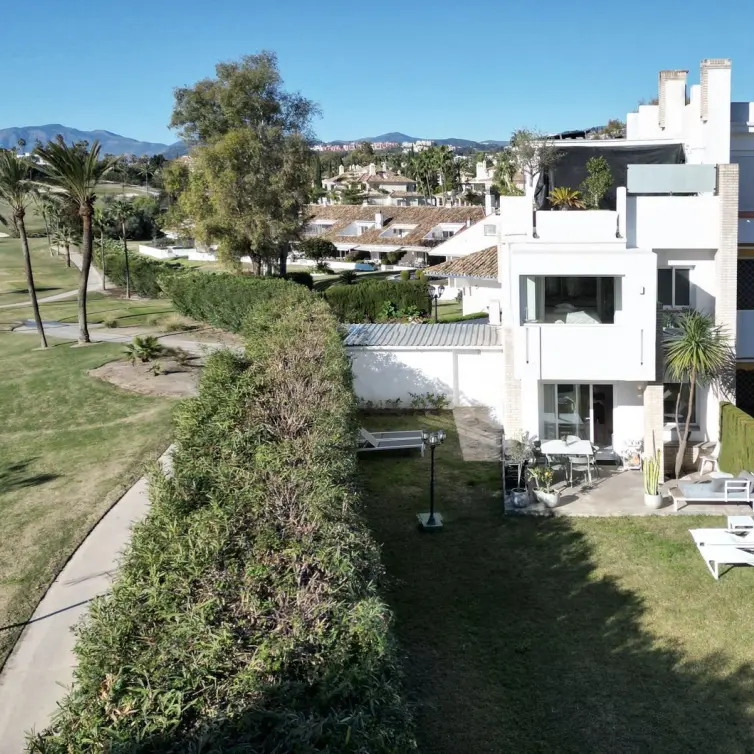 Sale of townhouse in Nueva Andalucía
