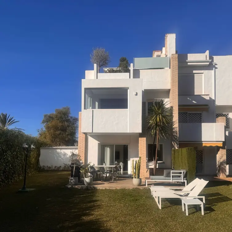 Sale of townhouse in Nueva Andalucía
