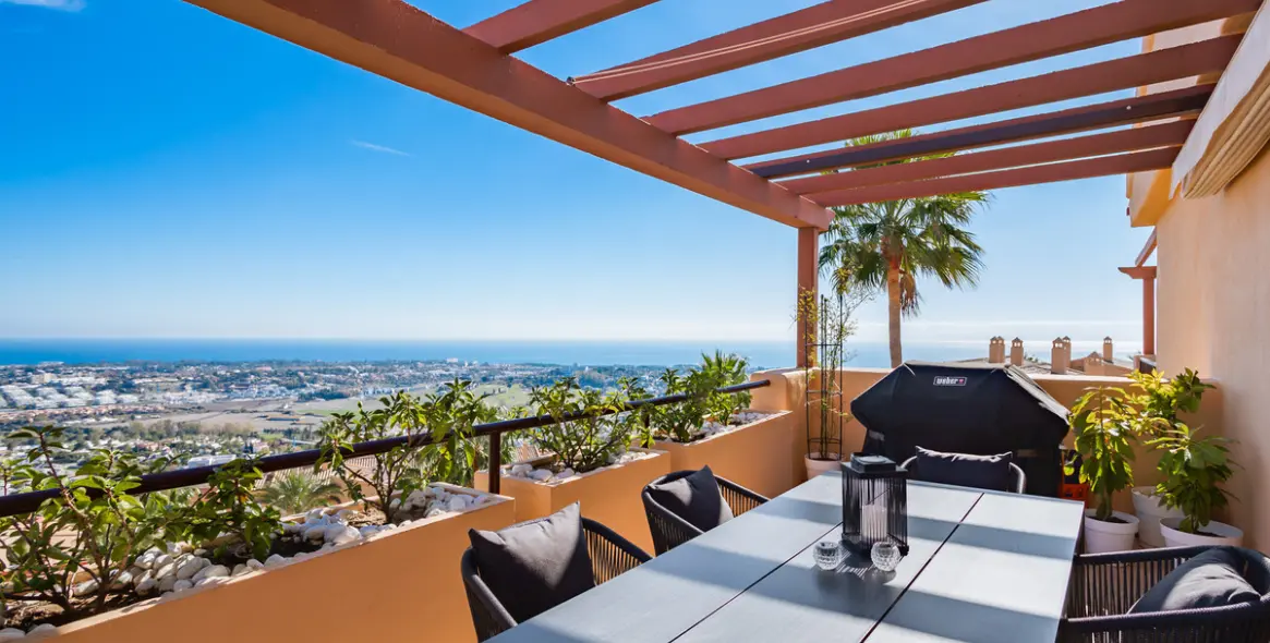 Sale of penthouse in Benahavís 2