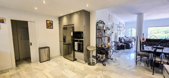 Semi-detached house R5216728 3