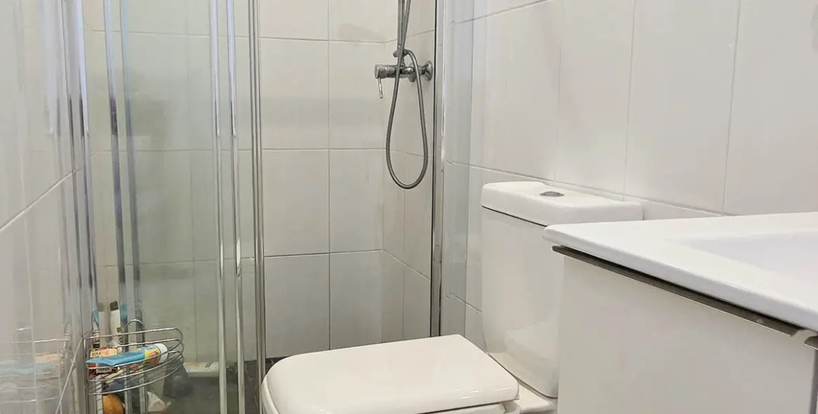 Sale of semi-detached house in La Duquesa 8